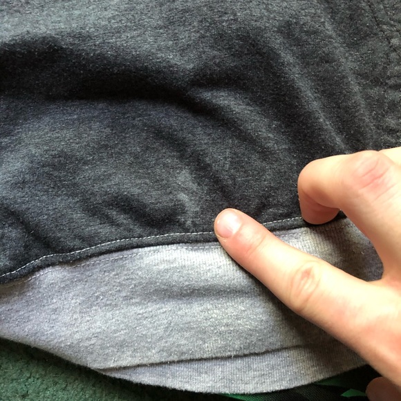 Gray hooded t-shirt - Picture 4 of 4